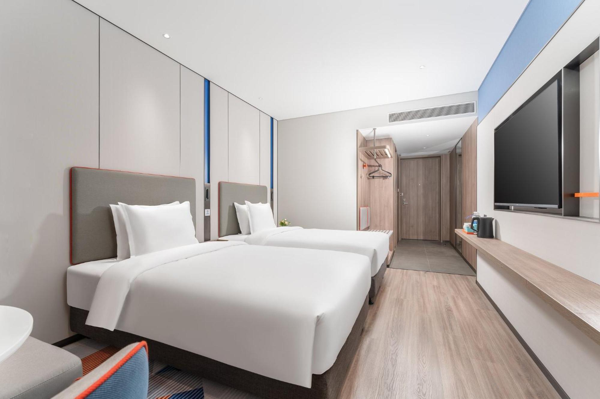Holiday Inn Express Guangzhou Panyu Dashi By Ihg Exterior foto