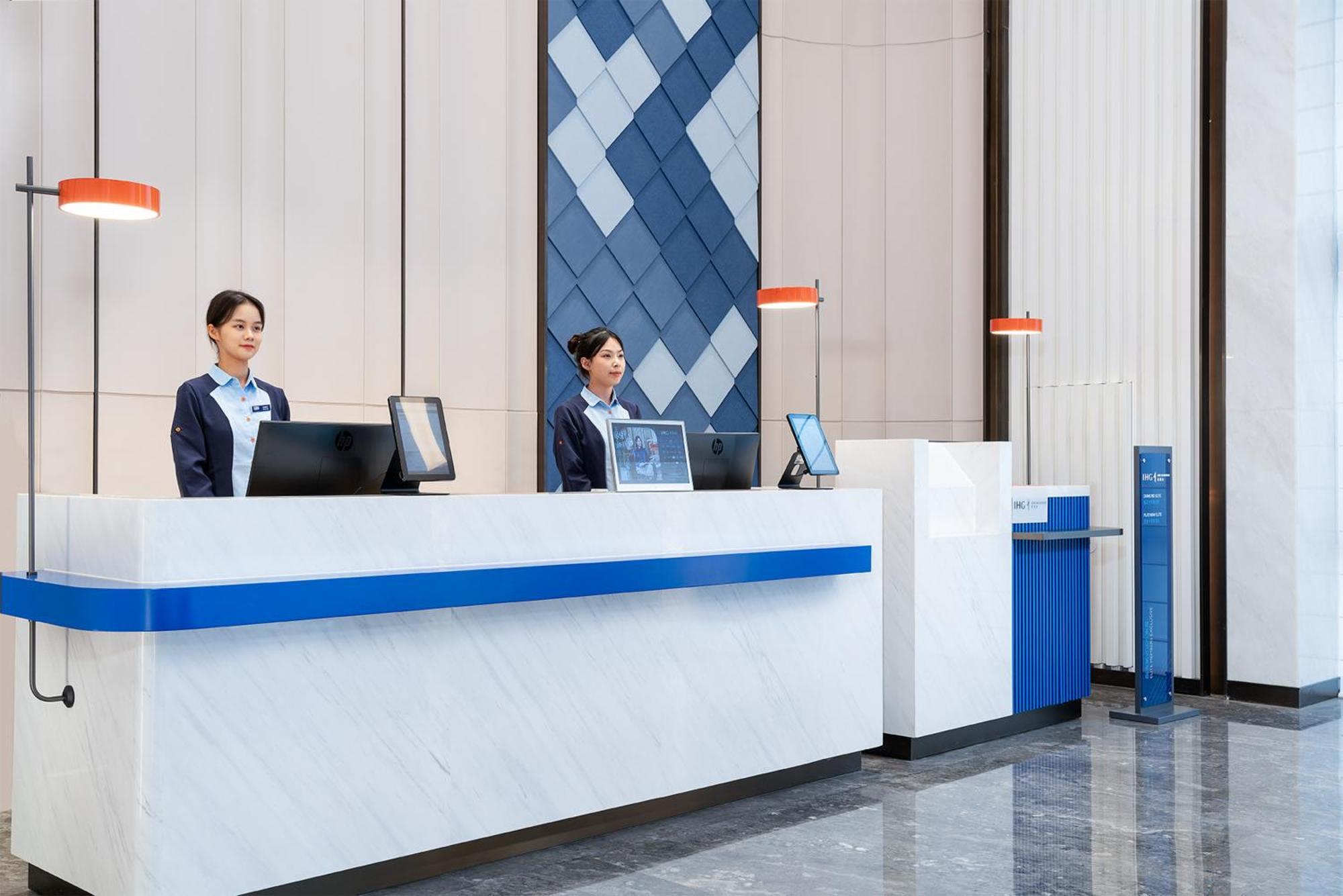 Holiday Inn Express Guangzhou Panyu Dashi By Ihg Exterior foto