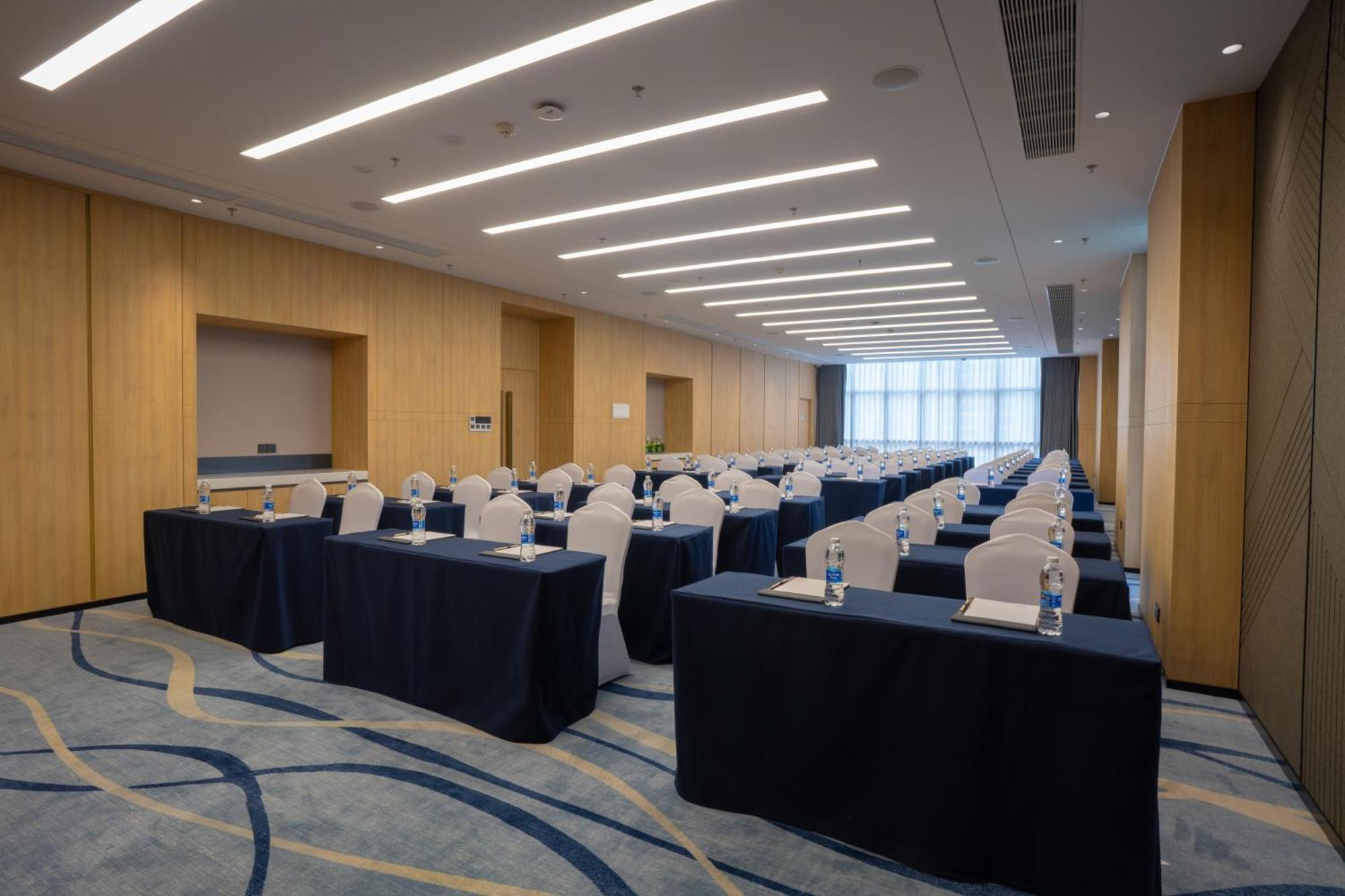 Holiday Inn Express Guangzhou Panyu Dashi By Ihg Exterior foto